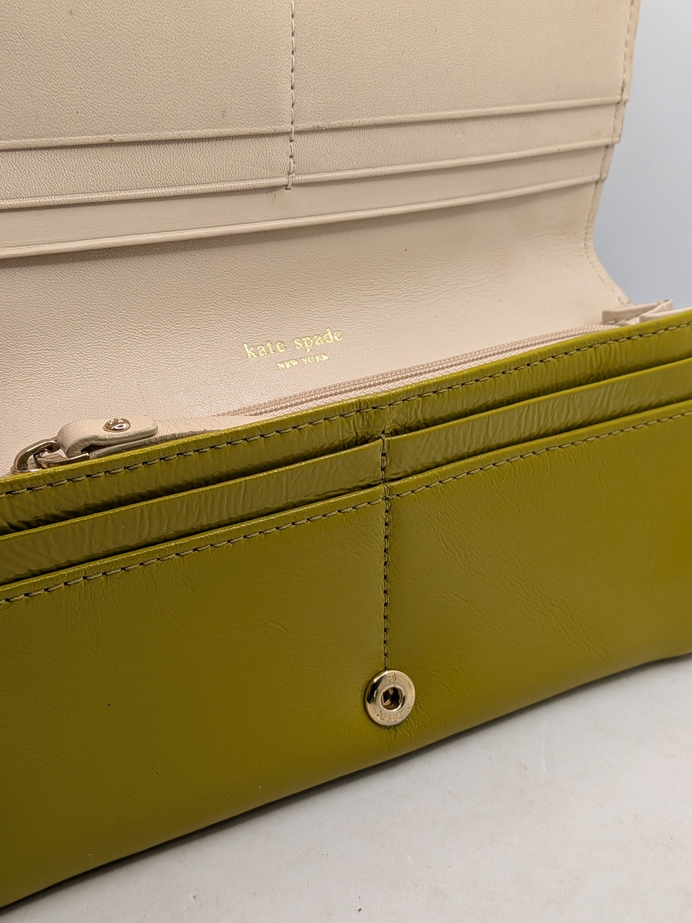 kate spade Storybook Olive Bow Clutch Wallet - Picture 9 of 10